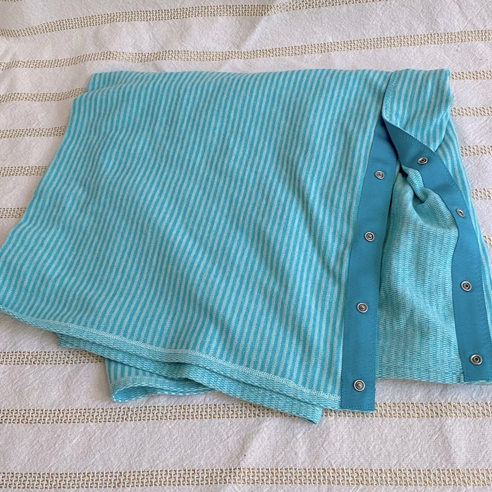 Lululemon Vinyasa Teal Stripe Scarf